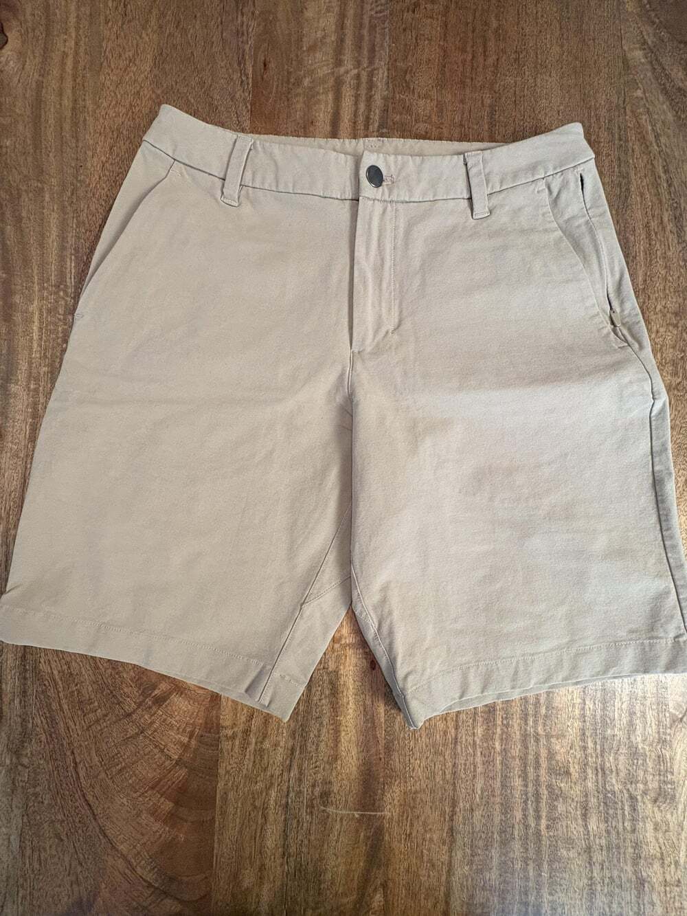 Lululemon Commission Classic Fit Short 9" Mens 30 Beige Stretch Casual Golf